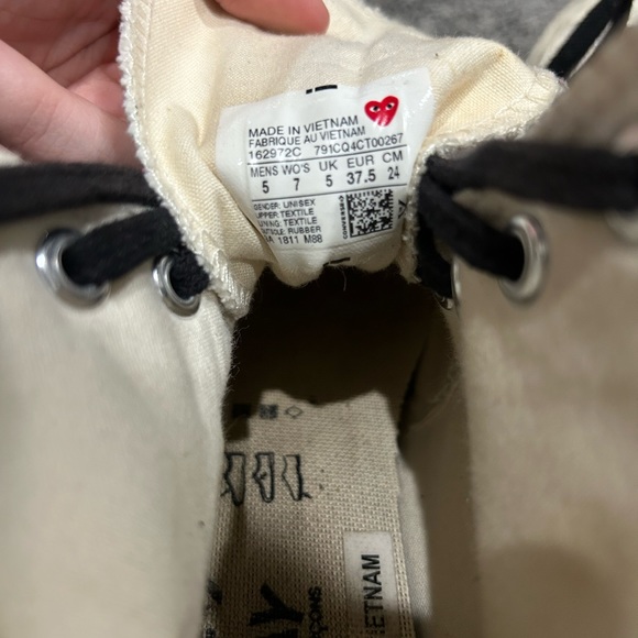 Comme des Garçons Play x Converse cream color Women’s size 7 and men’s size 5 - Picture 5 of 5